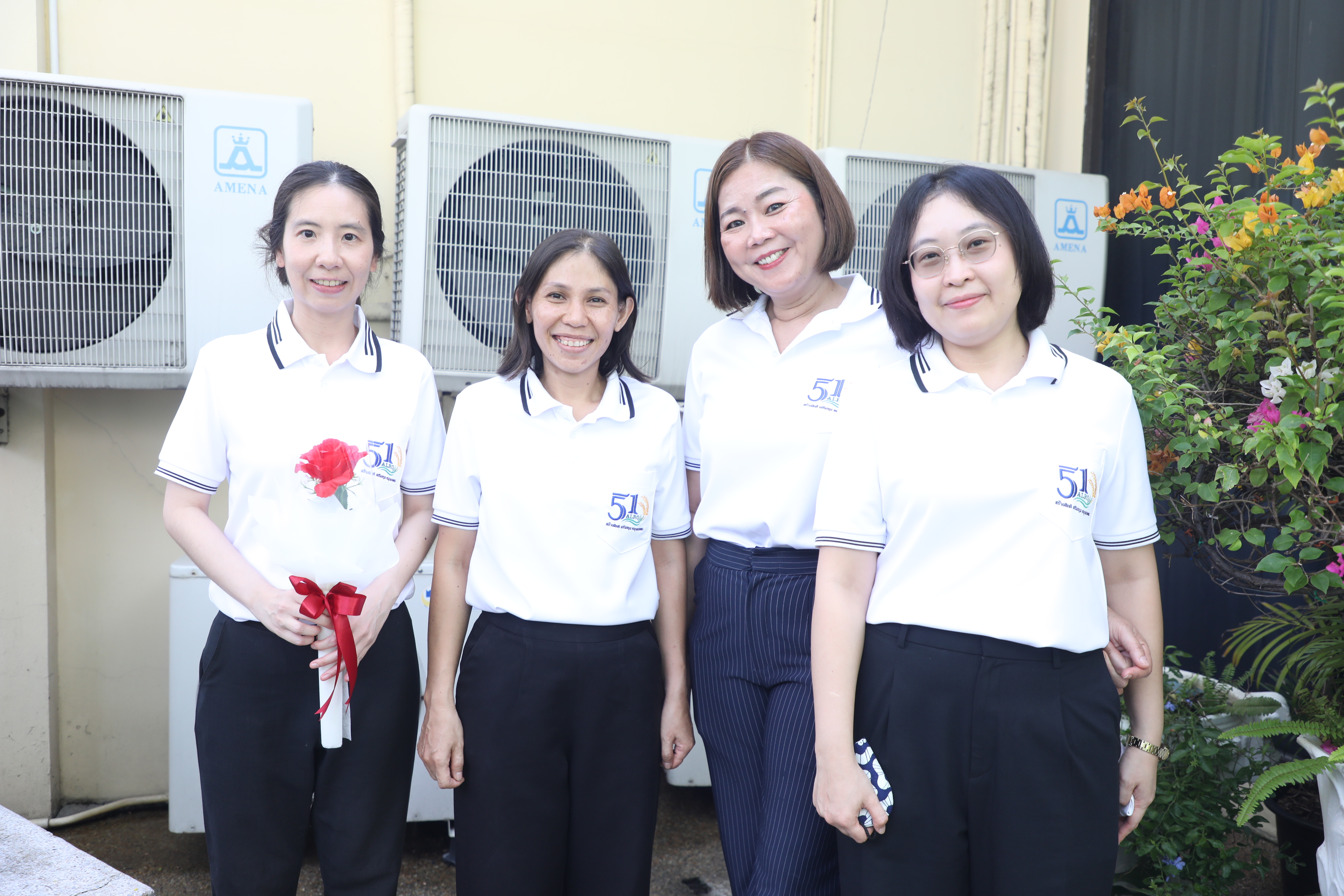 title - เลขาธิการ ส.ป.ก. และผู้เกษียณอายุราชการ สักการะสิ่งศักดิ์สิทธิ์ประจำ กระทรวงเกษตรและสหกรณ์ และ สำนักงานการปฏิรูปที่ดินเพื่อเกษตรกรรม เนื่องในโอกาสเกษียณอายุราชการ